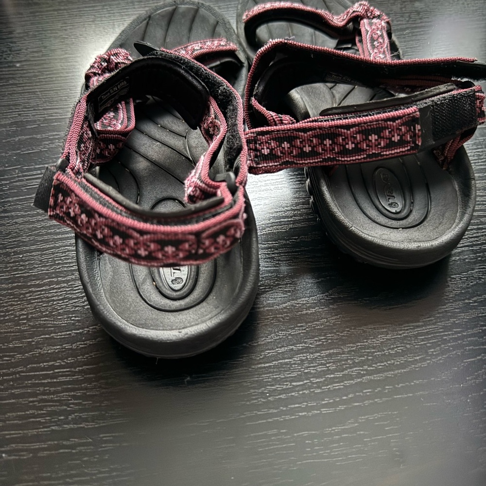 Teva Hiking Sandals Women 9.5 Black Red Strap Sport Outdoor - Picture 4 of 6